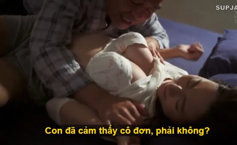 Bố chồng thấy con trai mải miết lao vào công việc khiến vợ sắp cưới của nó cô quạnh, bèn liều lĩnh đè ra "trả bài" nàng dâu tương lai.